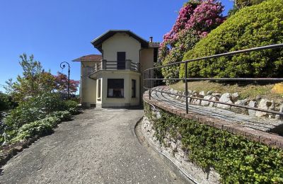 Historic Villa for sale 28010 Nebbiuno, Alto Vergante, Piemont:  