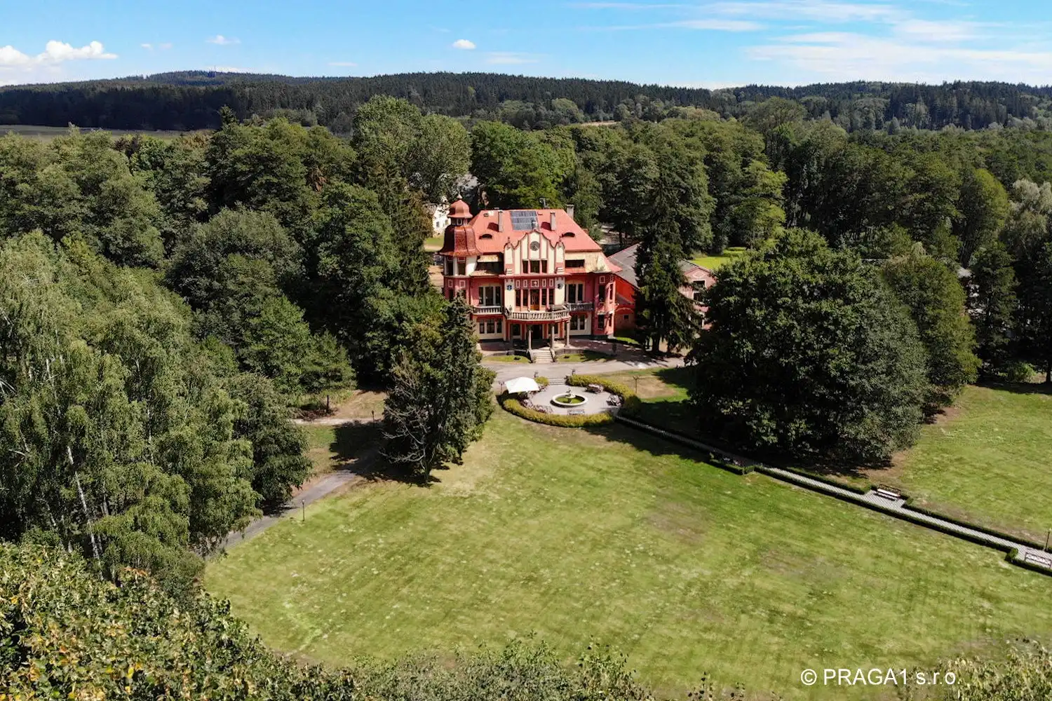 Photos Manor house in the Czech countryside with wellness facilities and tennis court