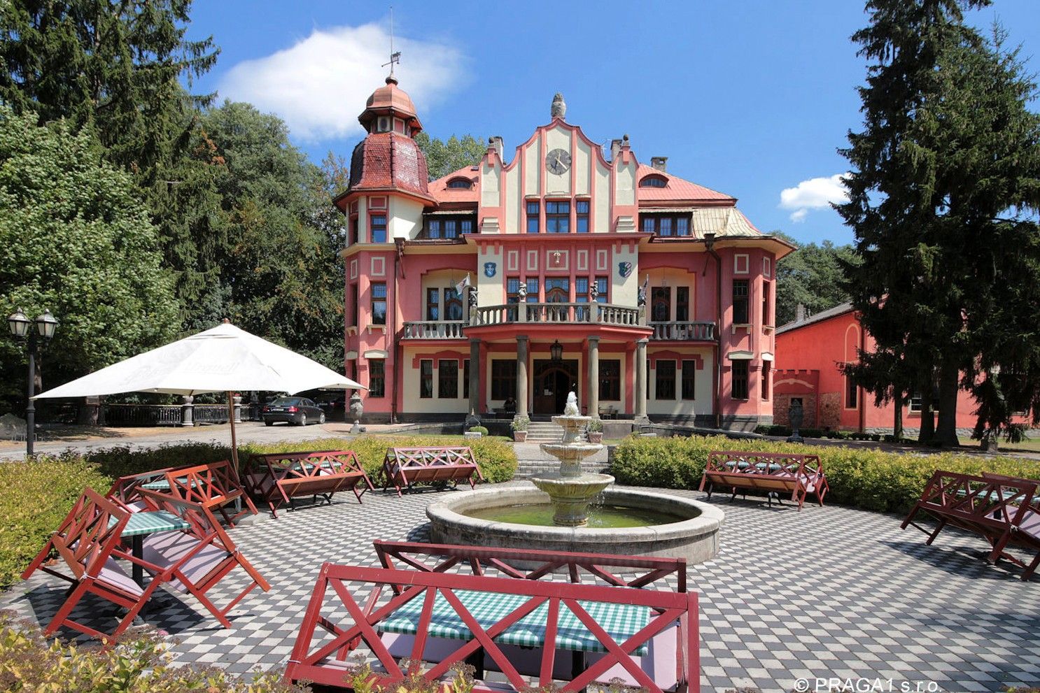 Photos Manor house in the Czech countryside with wellness facilities and tennis court