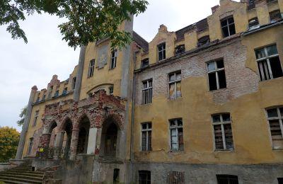 Castle for sale Dobrowo, West Pomerania, Front view