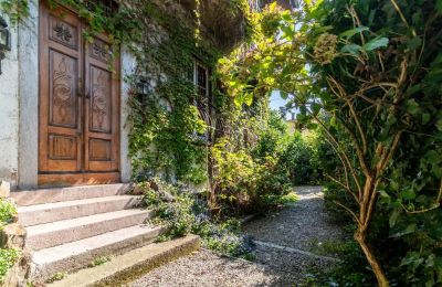 Character properties, Period mansion with garden in central location of Verbania