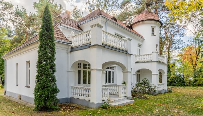 Historic Villa for sale Baniocha, Masovian Voivodeship,  Poland