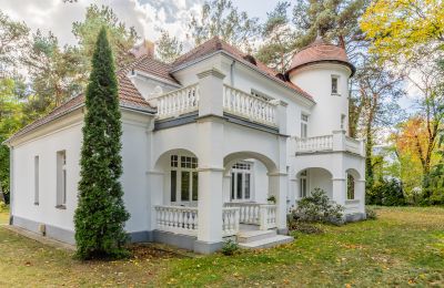 Character properties, Refurbished villa in the fashionable south of Warsaw