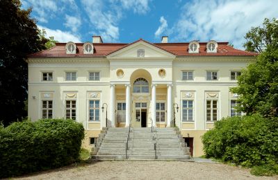 Character properties, Unique palace near Wrocław, Lower Silesia