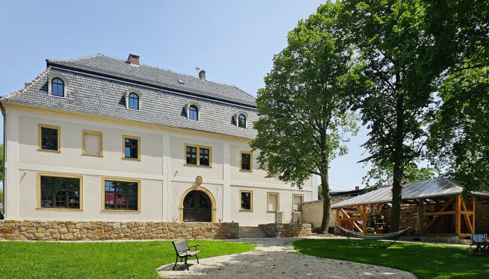 Late Baroque manor between Jelenia Góra and Wałbrzych