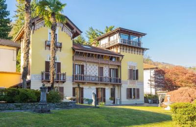 Character properties, Liberty villa with lake view in Stresa Carciano