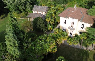 Character properties, Liberty villa in Merate with outbuilding and garden