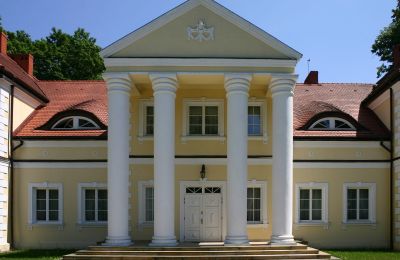 Castle for sale Radoszewnica, Silesia, Portico