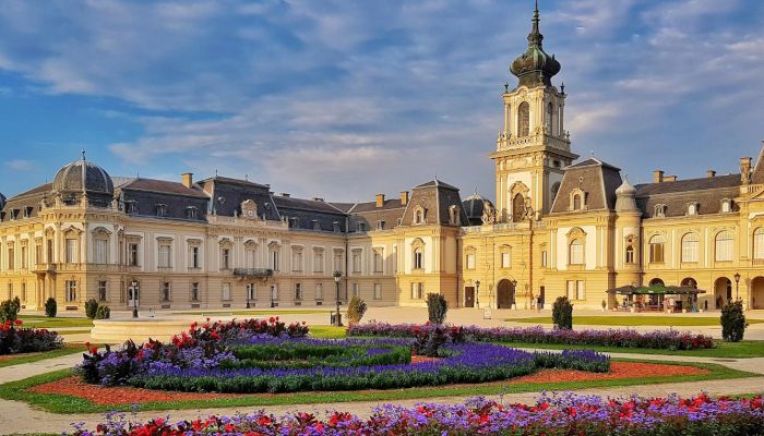 Floral design ideas for the historical gardens: tips for stylish decoration October 2025