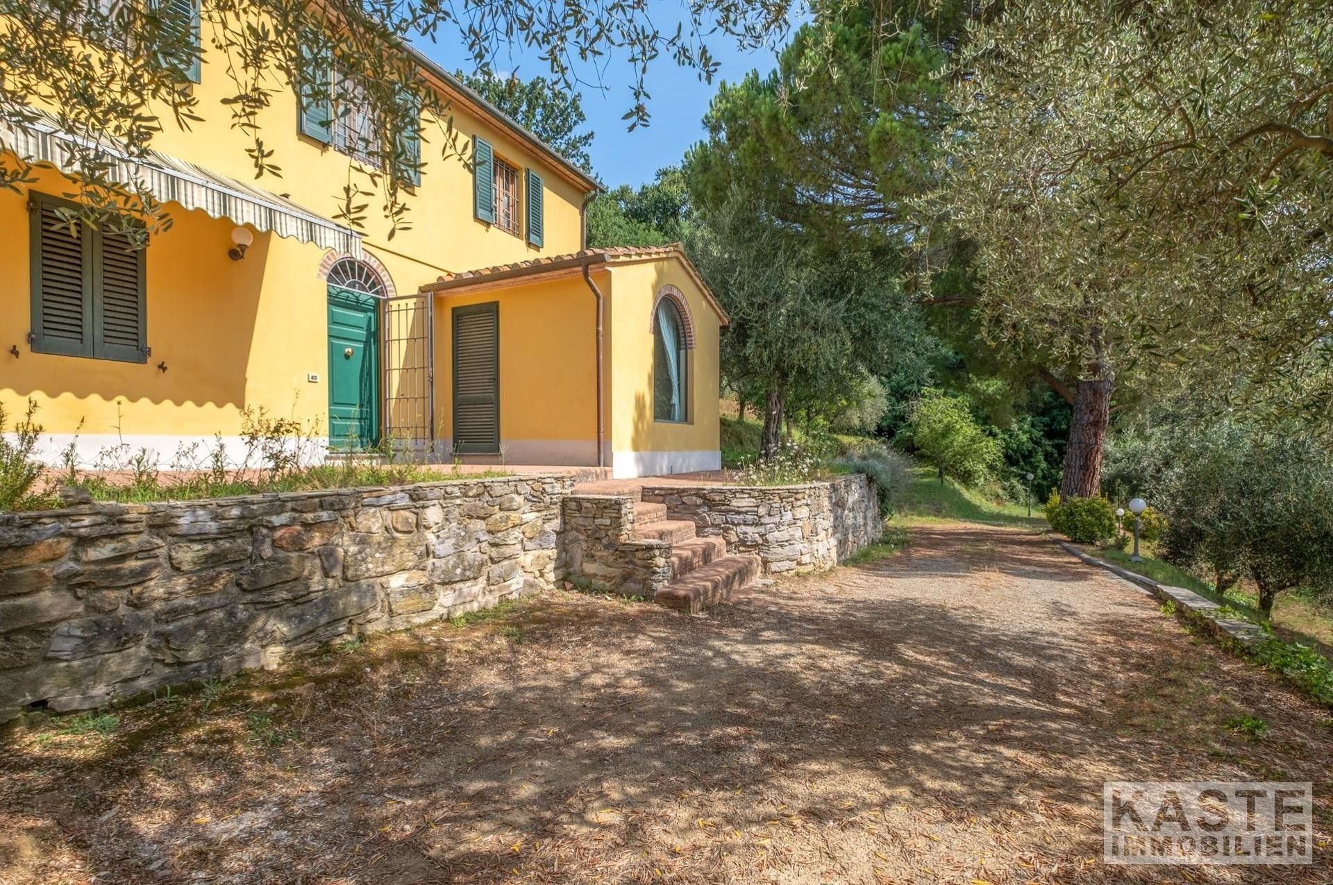 Photos Renewed country house with olive grove in Vicopisano