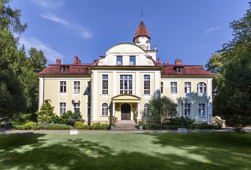 Photos Palace hotel in Silesia near Częstochowa - Katowice Metropolitan Region