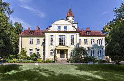 Character properties, Palace hotel in Silesia near Częstochowa - Katowice Metropolitan Region