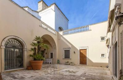 Character properties, Historic town house with private courtyard in Squinzano