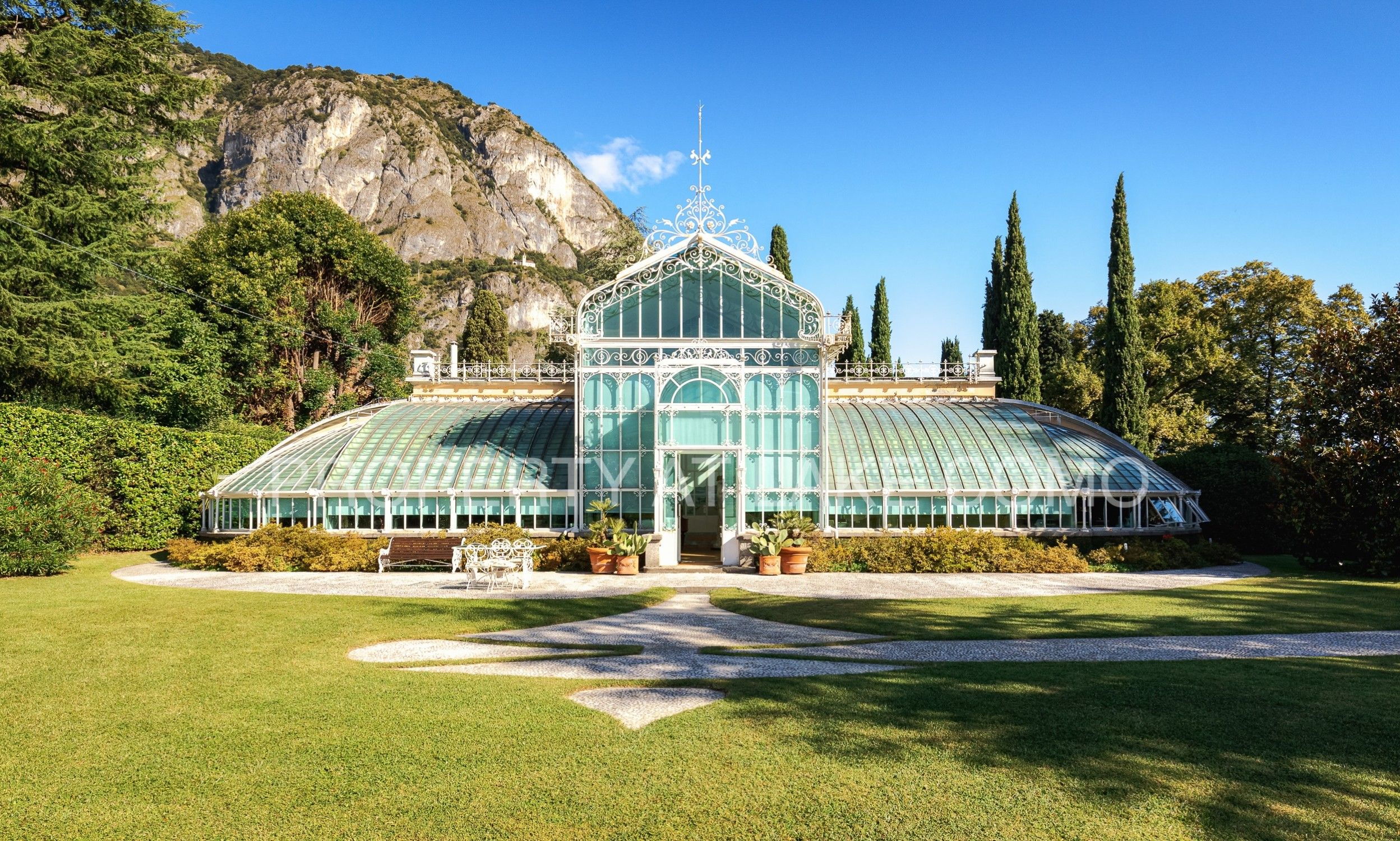 Photos Exclusive Lake Como Property: Unique Greenhouse in Griante