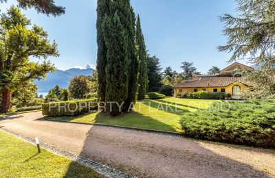 Historic Villa for sale Griante, Lombardy:  Rear view