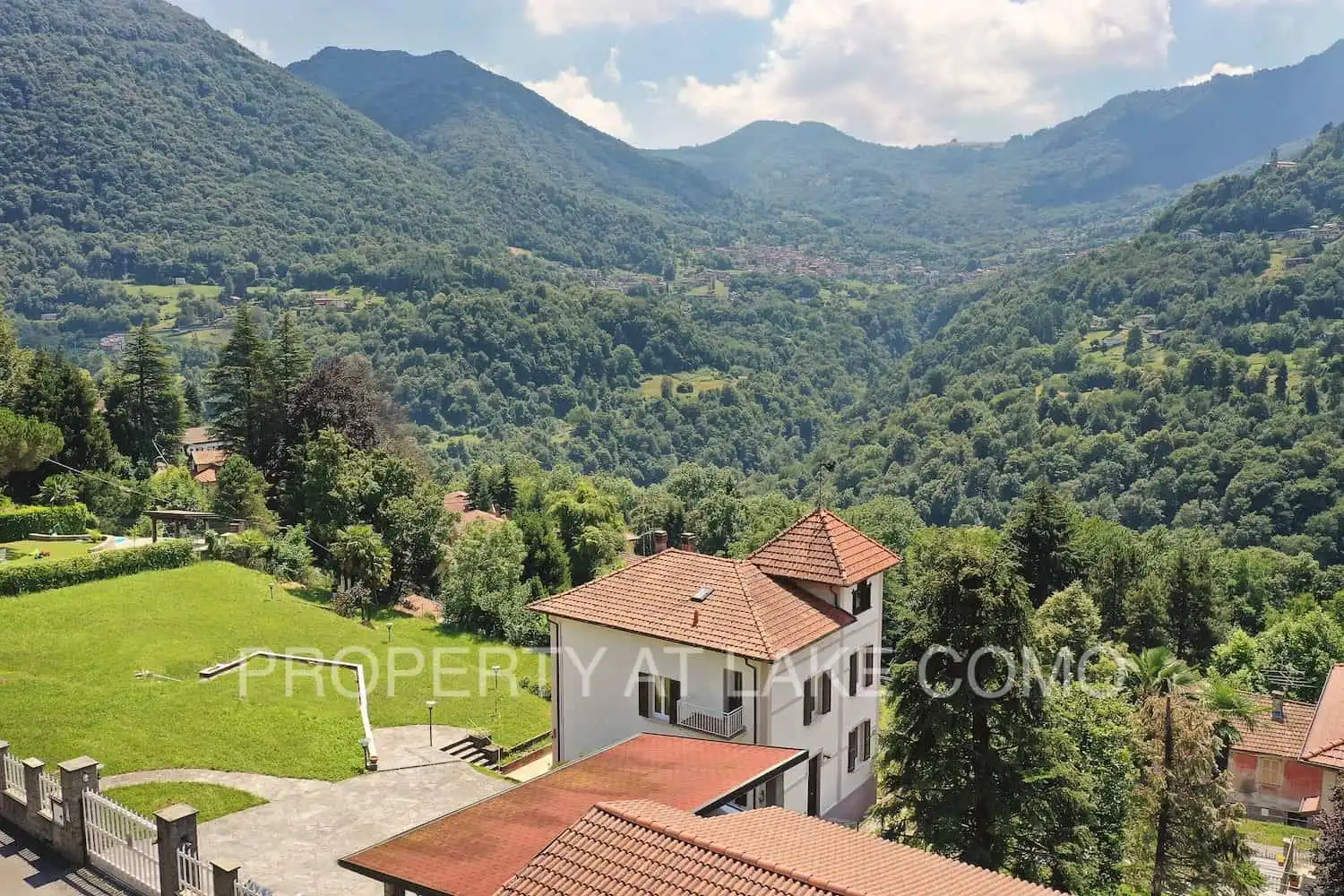 Photos Renovated Art Nouveau villa with panoramic views near Lake Como