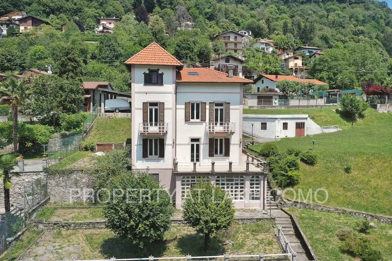 Photos Renovated Art Nouveau villa with panoramic views near Lake Como