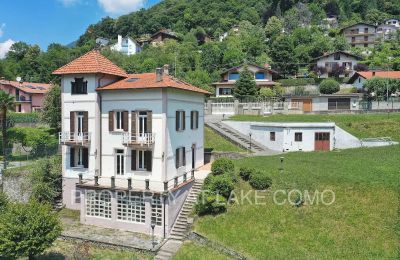 Historic Villa for sale Dizzasco, Lombardy, Side view