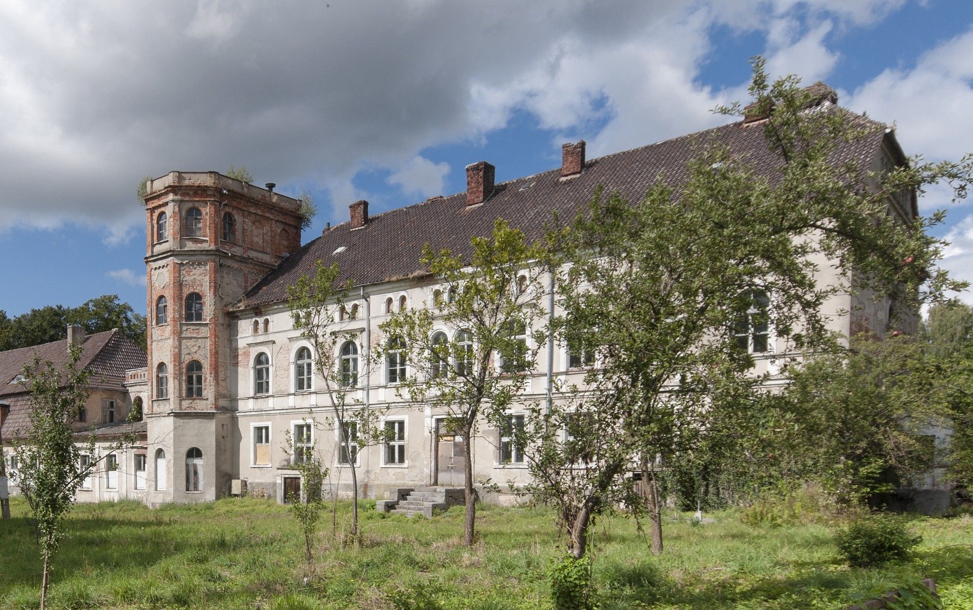 Photos Cecenowo: Castle and park complex in Pomerania