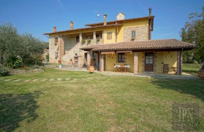 Country home for sale Trestina, Umbria, Image 2/29