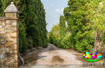 Country home for sale Livorno, Tuscany, Access