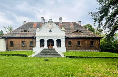 Character properties, Polish baroque country manor in Paplin near Warsaw