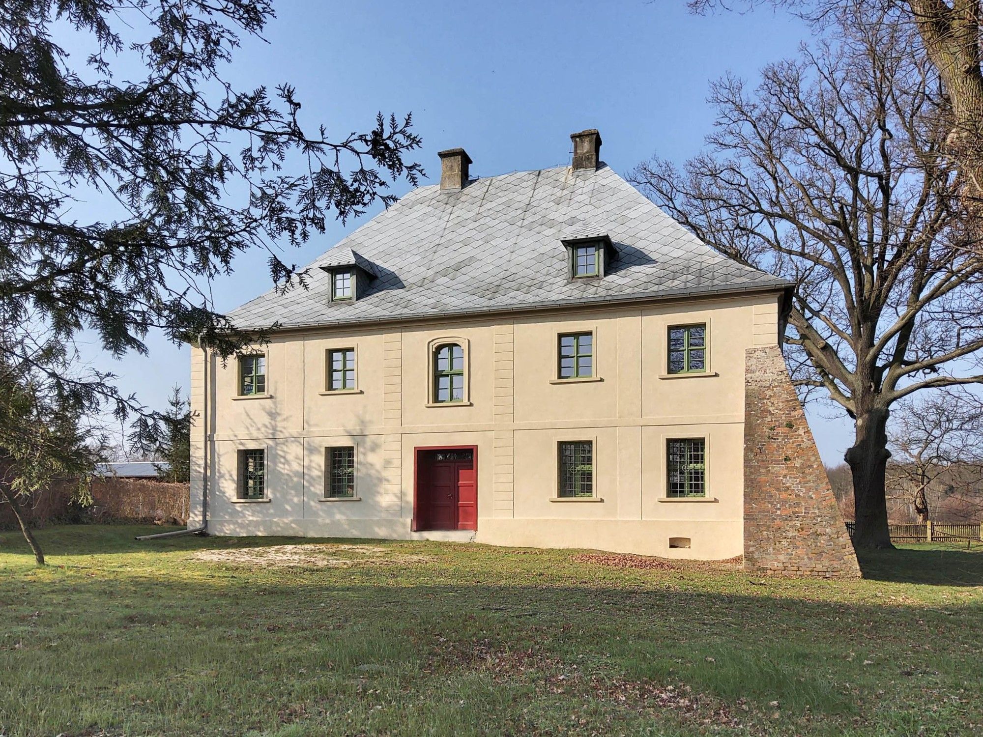 Photos Beautiful historic rectory with stable building