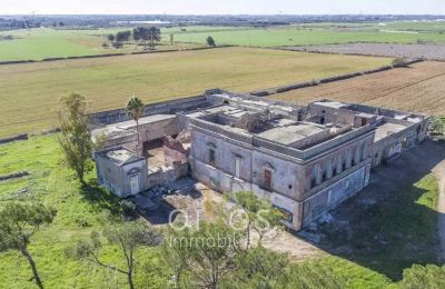 Character properties, Fixer upper 52-hectare country estate in Manduria, Apulia