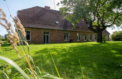 Manor House for sale 17098 Heinrichswalde, Mecklenburg-West Pomerania:  Back view