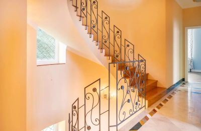 Historic Villa for sale Belgirate, Piemont:  Hallway