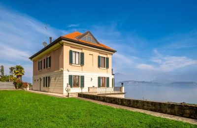 Historic Villa for sale Belgirate, Piemont:  Exterior View