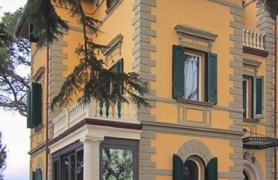 Historic Villa for sale Terricciola, Tuscany:  Side view