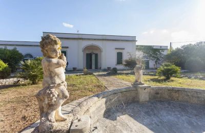 Character properties, Old noble mansion with pool and garden near Lecce