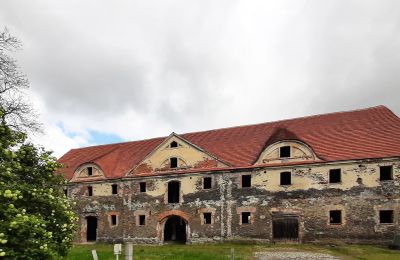 Character properties, Impressive stable building of Damianowo Castle