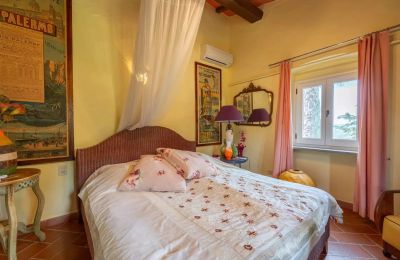 Country home for sale Vicchio, Tuscany, Image 18/39