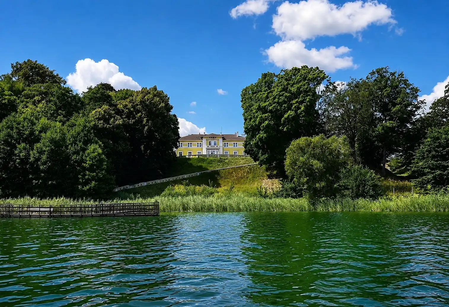 Photos Lakeside manor in the Masurian countryside