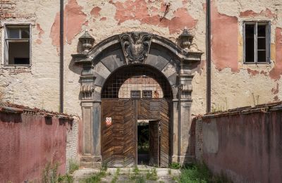 Castle for sale Kounice, Zámek Kounice, okres Nymburk, Entrance
