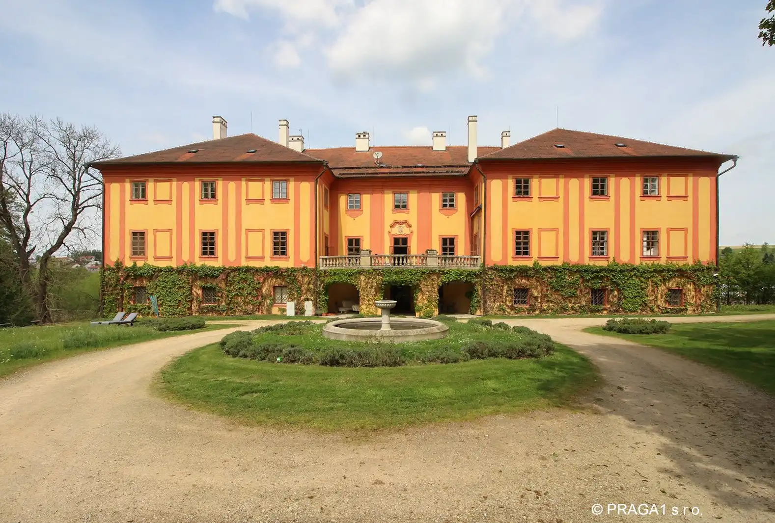 Photos Baroque castle in Czech Republic