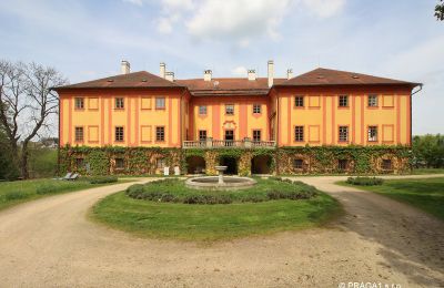 Castle for sale Kraj Vysočina, Front view