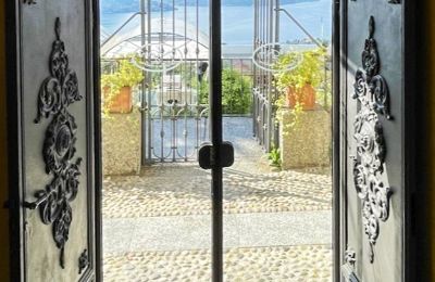 Historic villa for sale Bee, Piedmont, Eingang