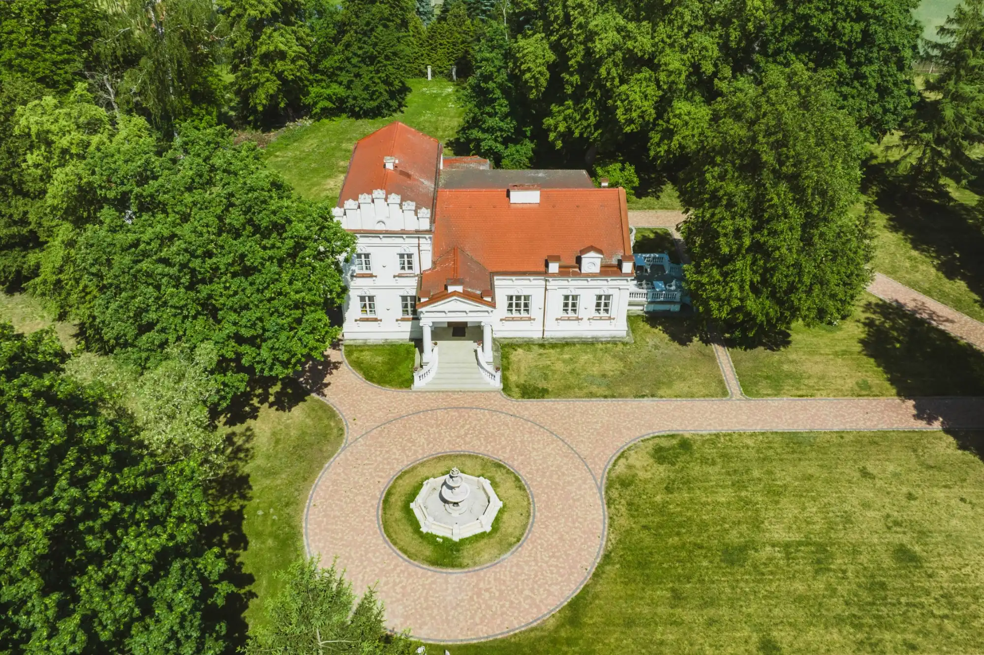 Photos Country estate with park grounds just 50 km from Warsaw