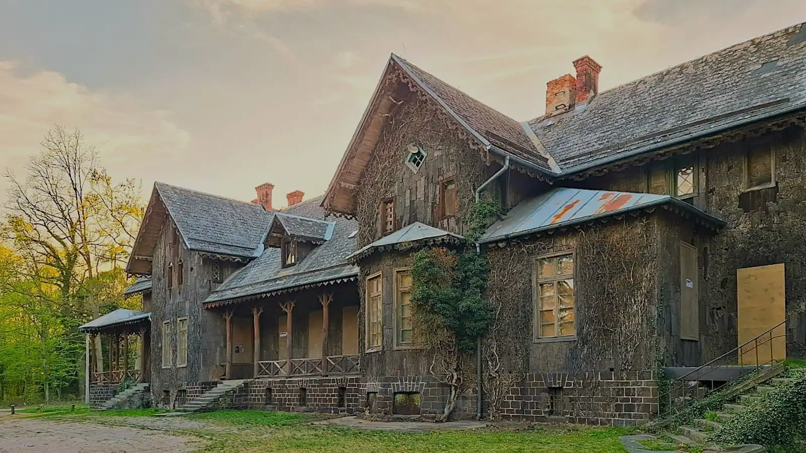 Photos Moja Wola hunting lodge