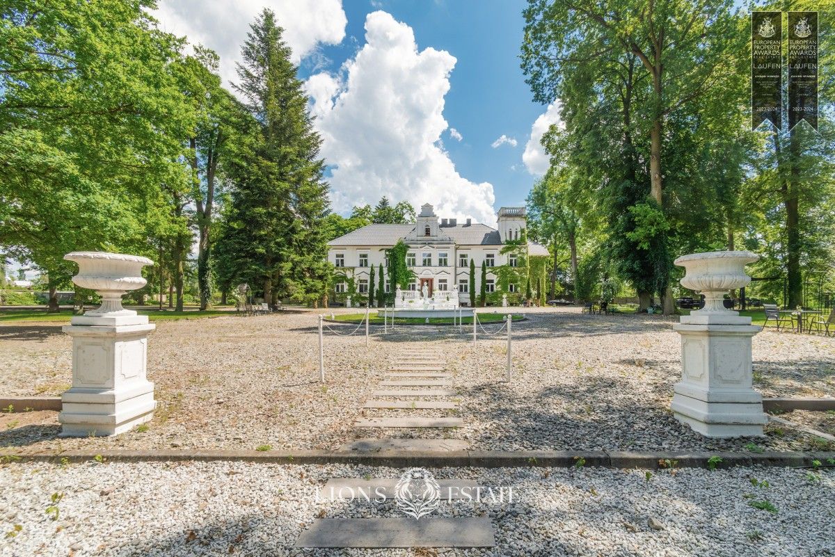 Pstrokonie, Łódź Region for sale