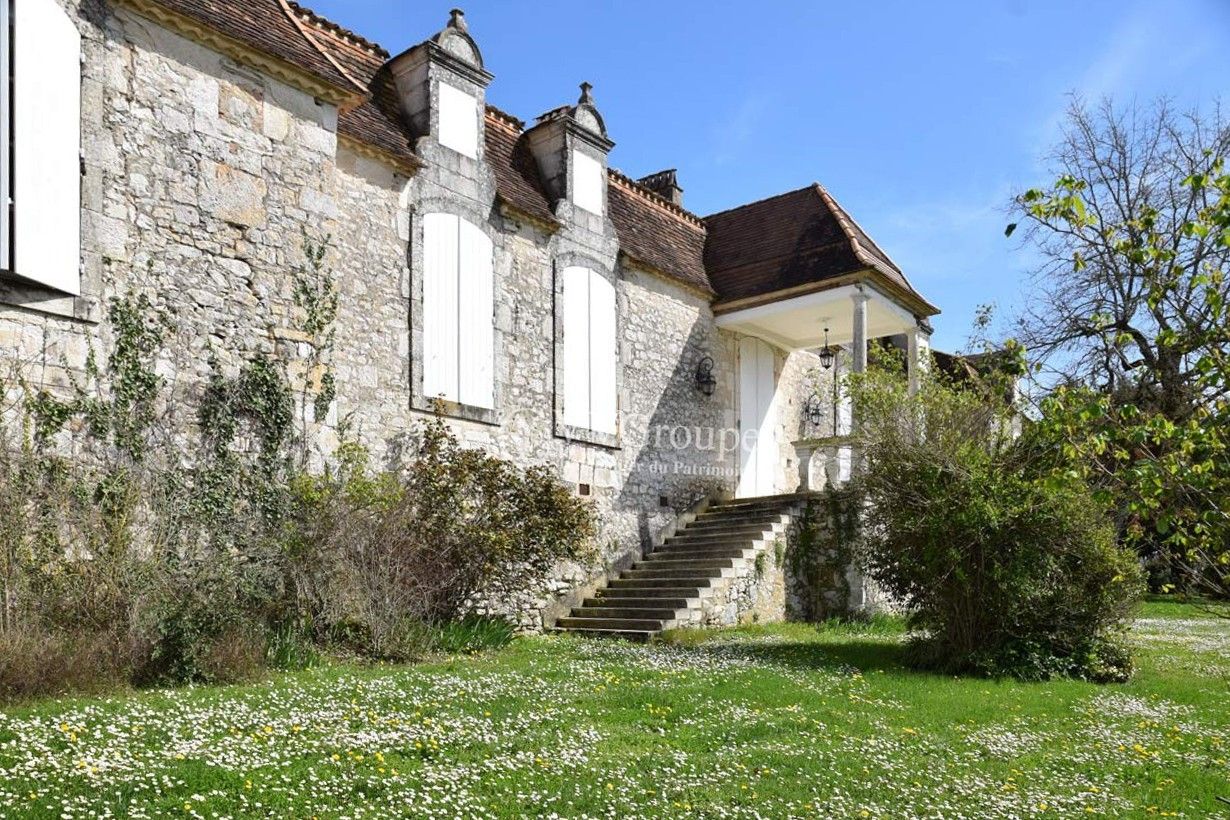 Photos Country estate with small chateau near Monflanquin, 8.9 hectares