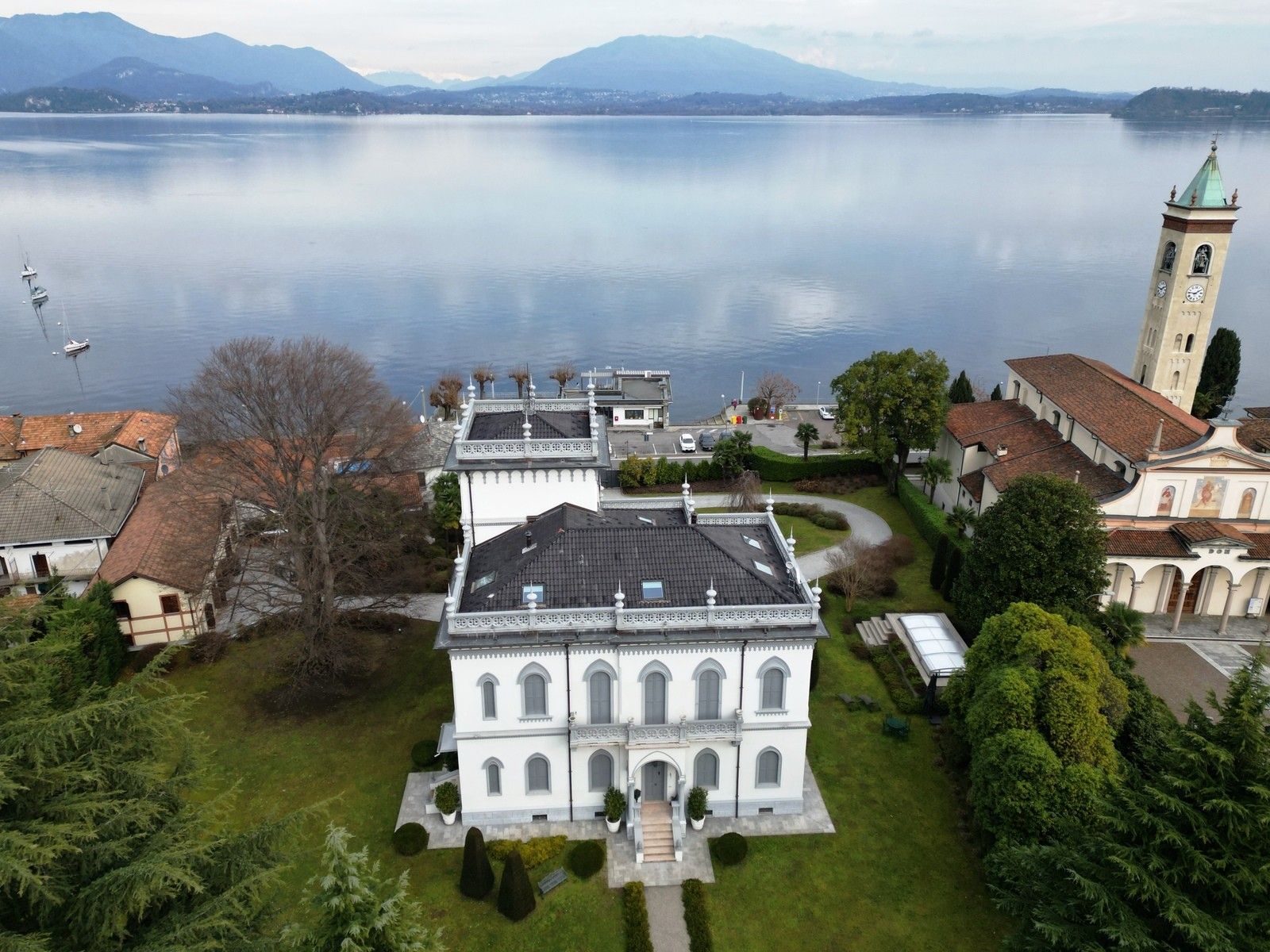 Photos Lesa: Restored Belle Époque property on the Shores of Lake Maggiore