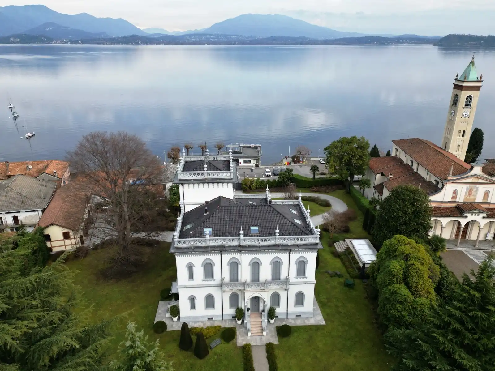 Photos Lesa: Restored Belle Époque property on the Shores of Lake Maggiore