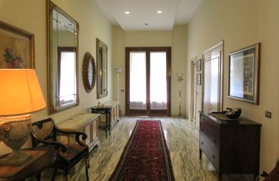 Historic villa for sale Belgirate, Piedmont, Image 17/39