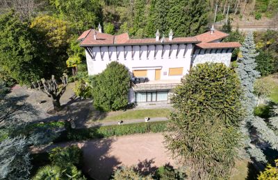Historic villa for sale Belgirate, Piedmont, Image 3/39