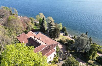 Historic villa for sale Belgirate, Piedmont, Image 2/39