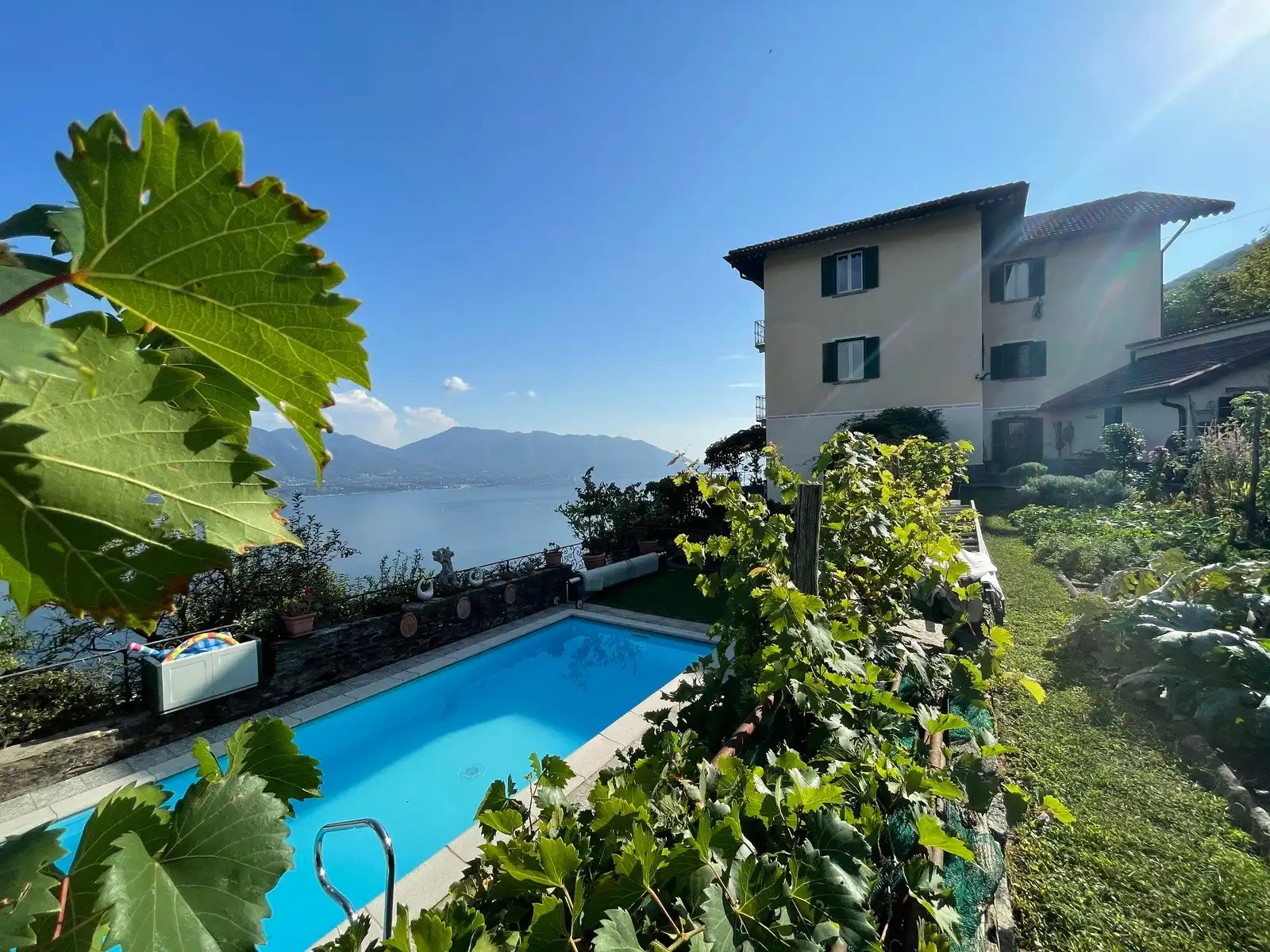Photos 19th century villa in Oggiogno with lake views
